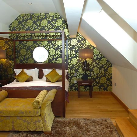 Hotel The Bear'S Paw à Warmingham Extérieur photo A suite at the hotel