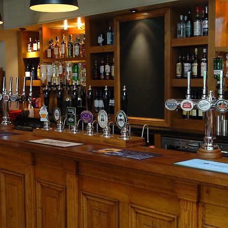 Hotel The Bear'S Paw à Warmingham Extérieur photo The bar at the Old Mill