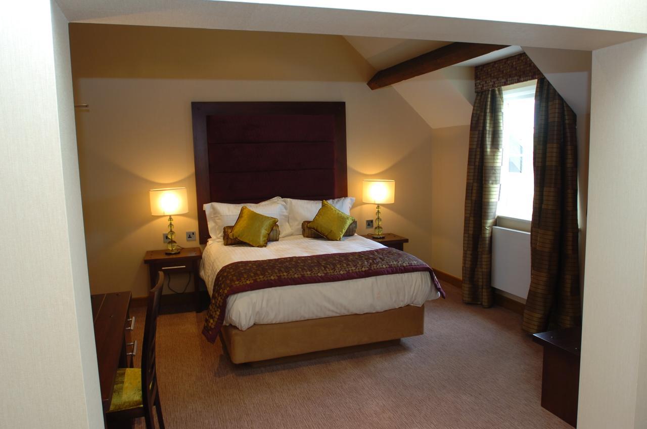 Hotel The Bear'S Paw à Warmingham Extérieur photo