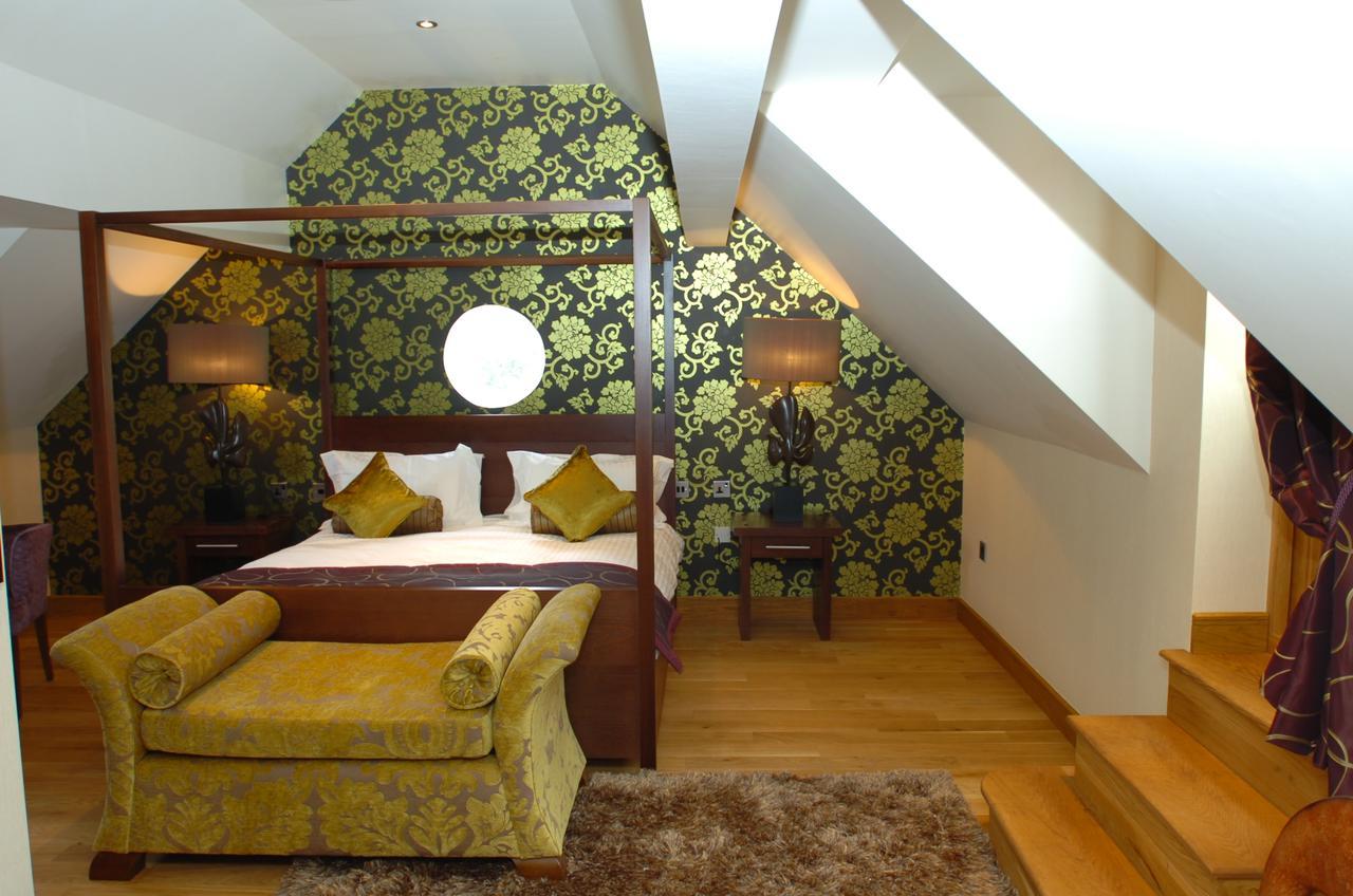 Hotel The Bear'S Paw à Warmingham Extérieur photo A suite at the hotel