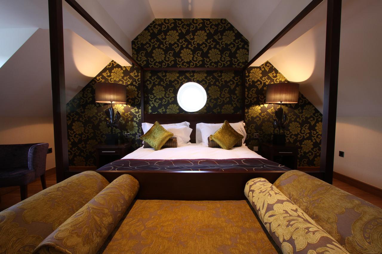Hotel The Bear'S Paw à Warmingham Extérieur photo A suite at the hotel