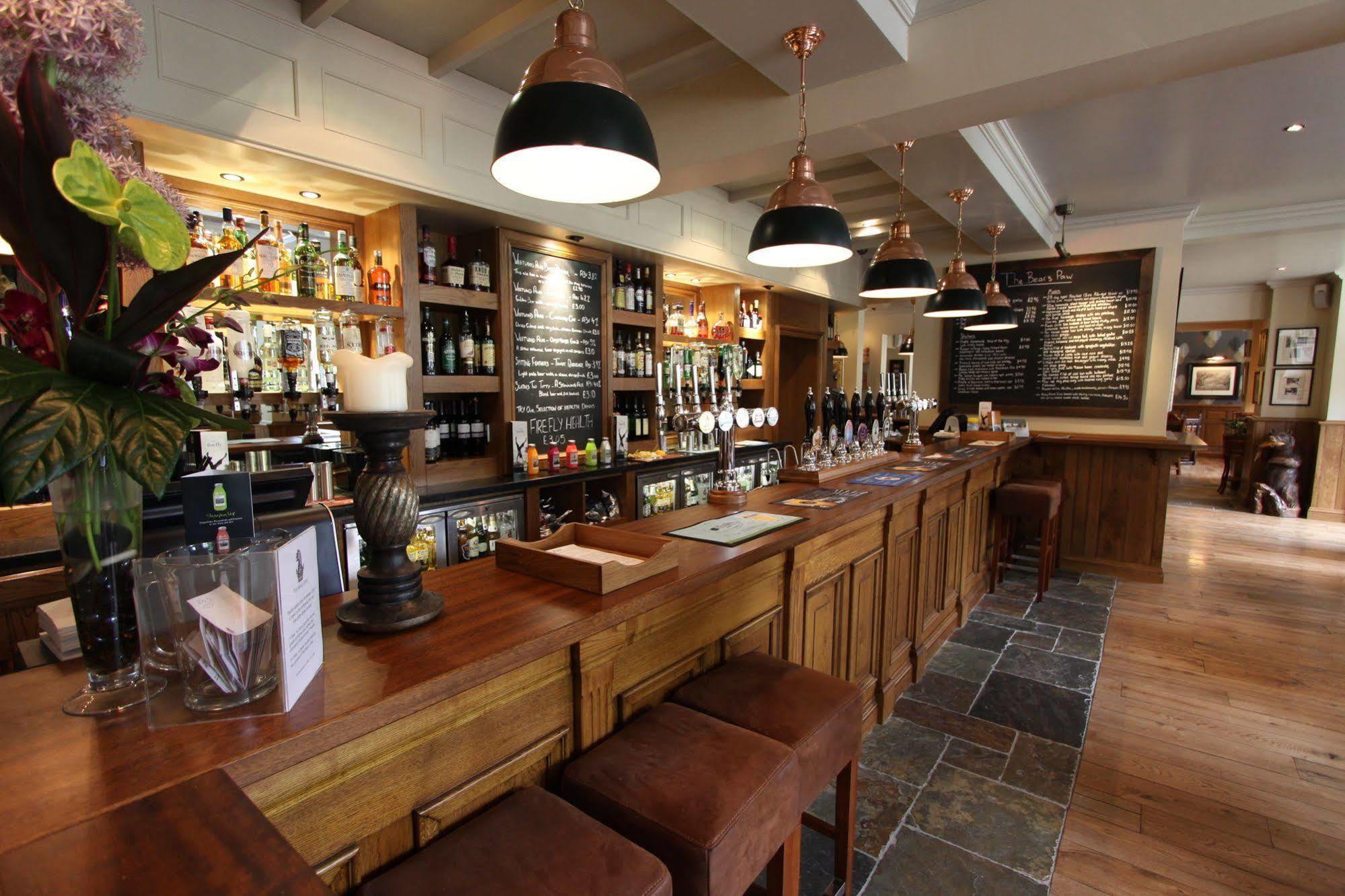 Hotel The Bear'S Paw à Warmingham Extérieur photo The bar at The Old Stamp House