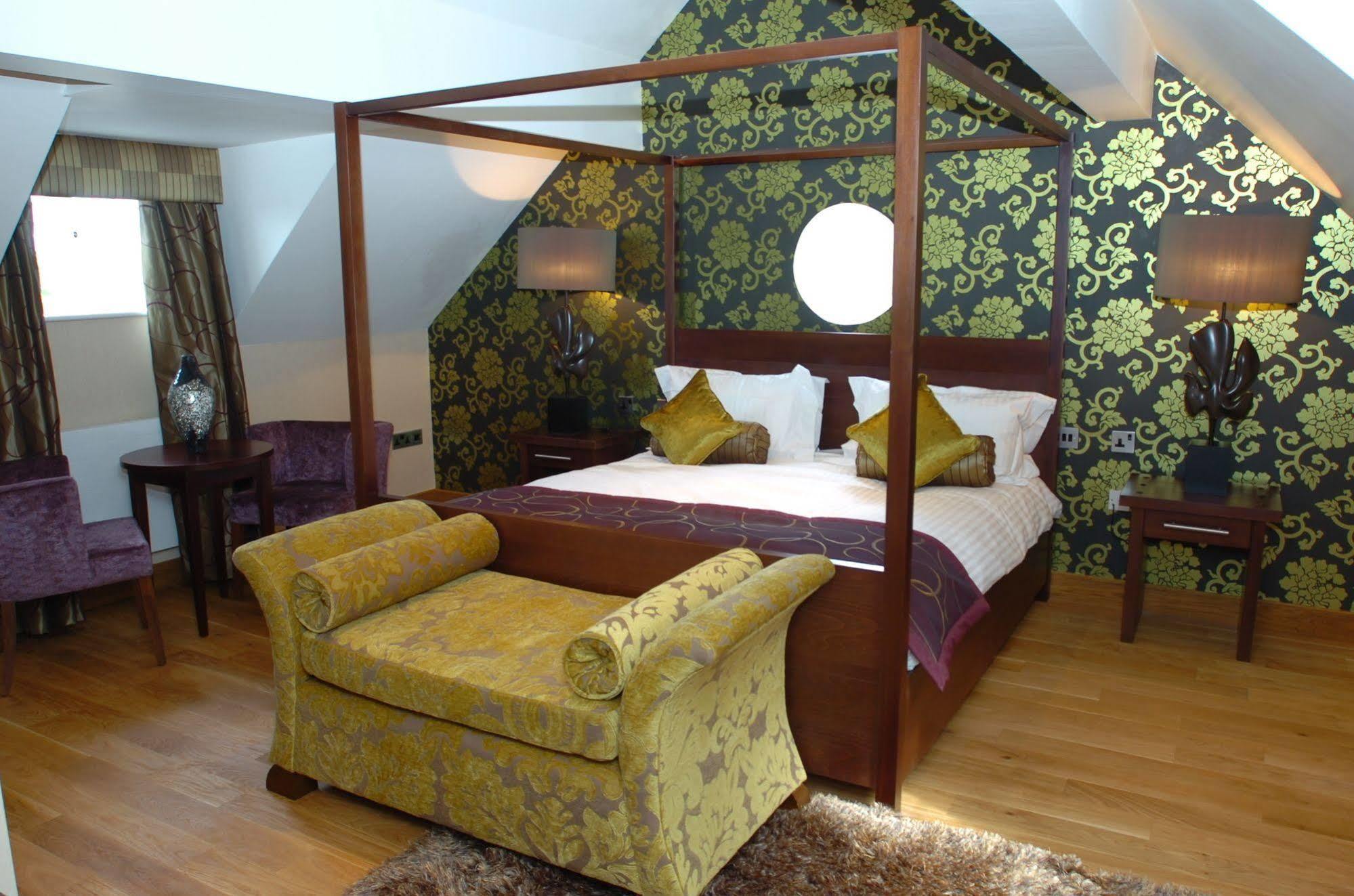 Hotel The Bear'S Paw à Warmingham Extérieur photo A bedroom at the hotel